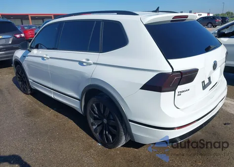 2020 Volkswagen Tiguan 2.0T Se/2.0T Se R-Line Black/2.0T Sel z USA, uszkodzony, nr VIN 3VV3B7AX9LM088867